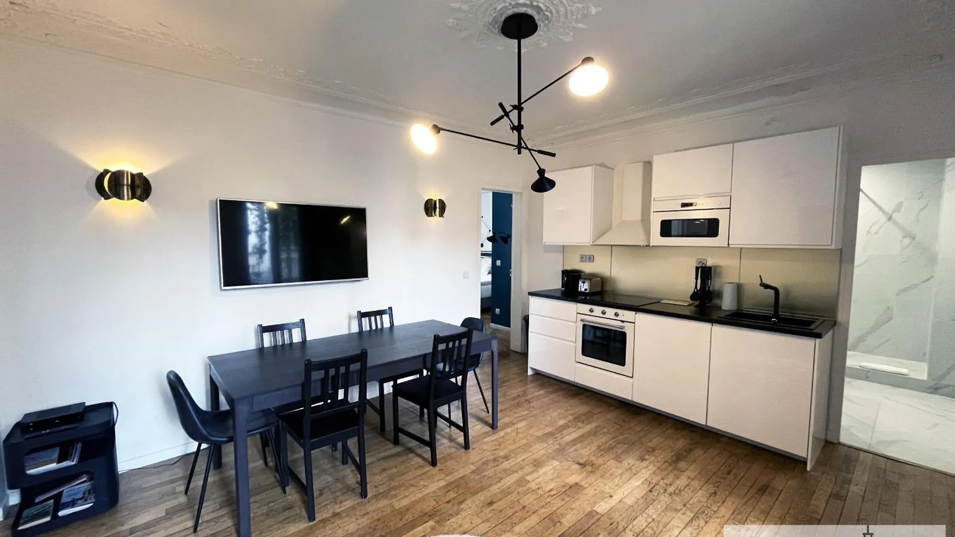 Urban Flat 99 - Spacious 6 Bdr In * Paris